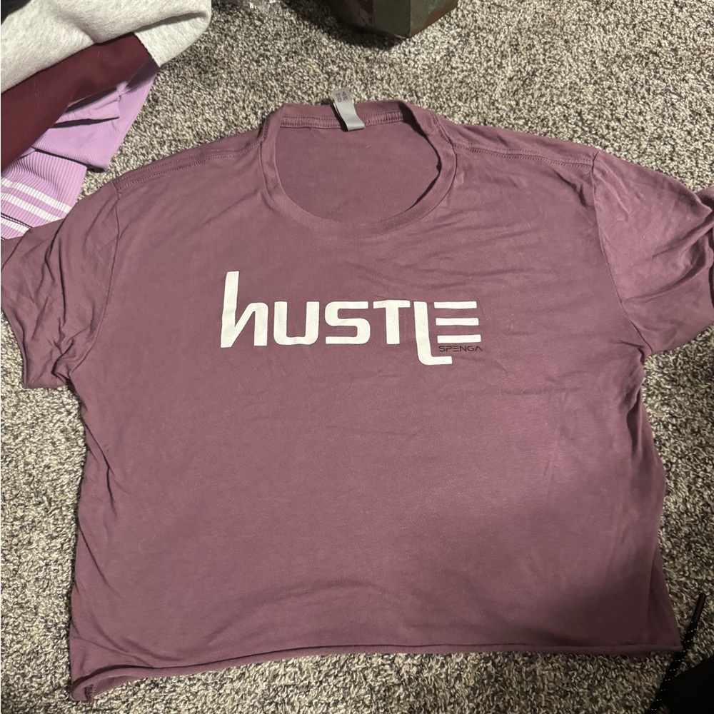 HUSTLE cropped SPENGA purple top